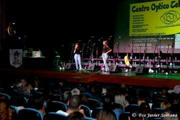 Presentación con éxito de la murga teldense Las Golisnionas (Foto Francisco Javier Santana)